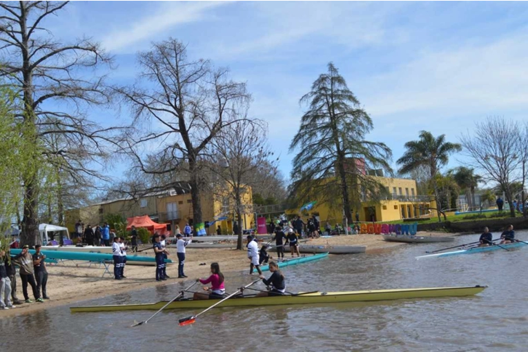 La ciudad recibe una nueva fecha del Campeonato Entrerriano de Remo