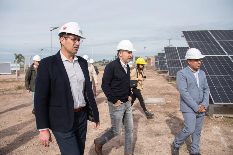 Frigerio inaugur&oacute; un parque solar fotovoltaico de $600 millones