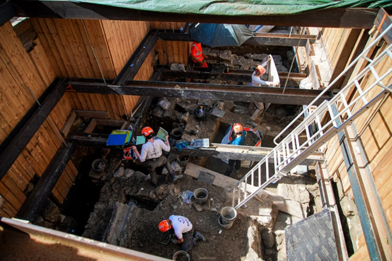 La &ldquo;excavaci&oacute;n del siglo&rdquo; y un misterio de 2.000 a&ntilde;os: descubren el Par&iacute;s romano bajo la explanada de Notre Dame