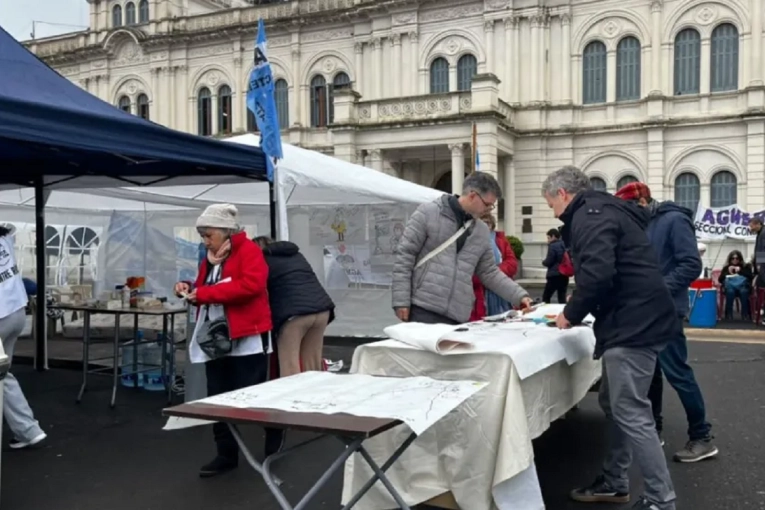 Agmer retoma el campamento frente a Casa de Gobierno y expondr&aacute; en el Senado su rechazo a la reforma previsional
