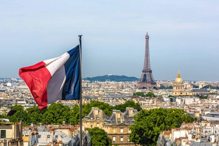 Francia: el Gobierno pide cadena perpetua para violadores seriales de ni&ntilde;os