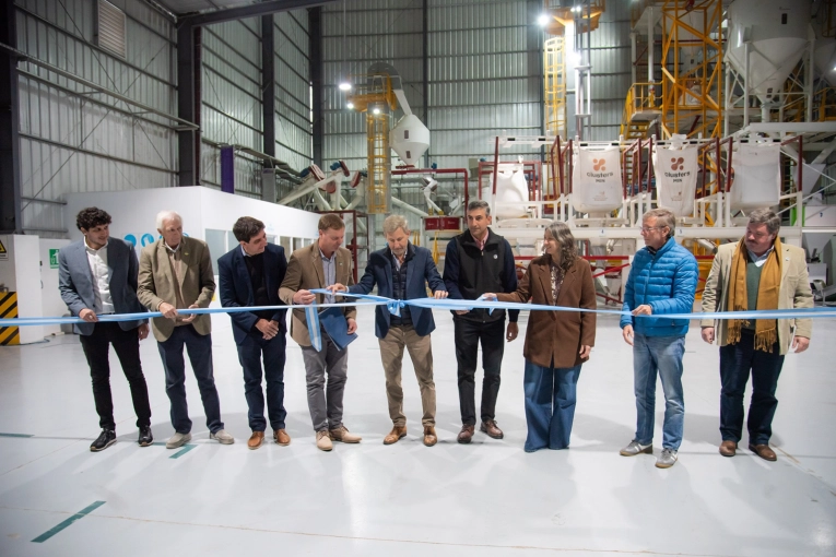 Frigerio inaugur&oacute; una planta de alimentos balanceados que adhiri&oacute; al RINI