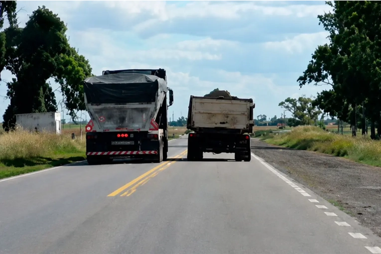 Denuncias por WhatsApp: habilitan un canal para reportar maniobras peligrosas al volante