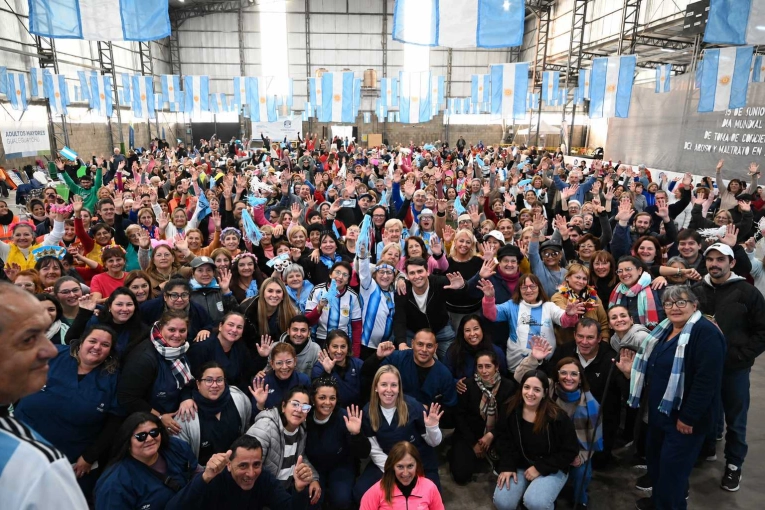 M&aacute;s de 500 adultos mayores coparon la tercera edici&oacute;n del encuentro "Siga el baile"