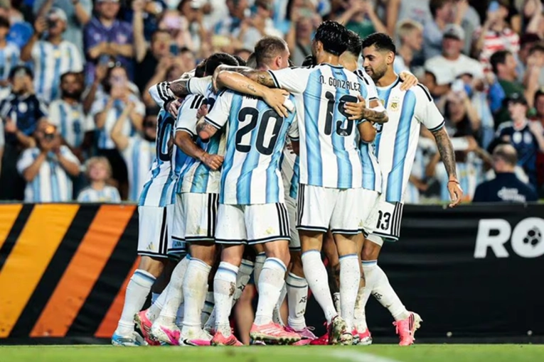 Selecci&oacute;n Argentina: Scaloni defini&oacute; los 11 titulares para el debut con Argelia esta noche