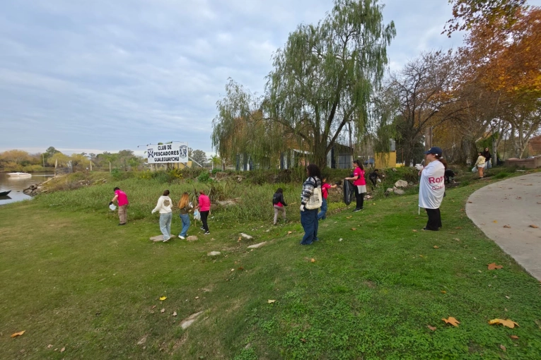 Mes del Ambiente: j&oacute;venes de la ciudad impulsaron una jornada de limpieza