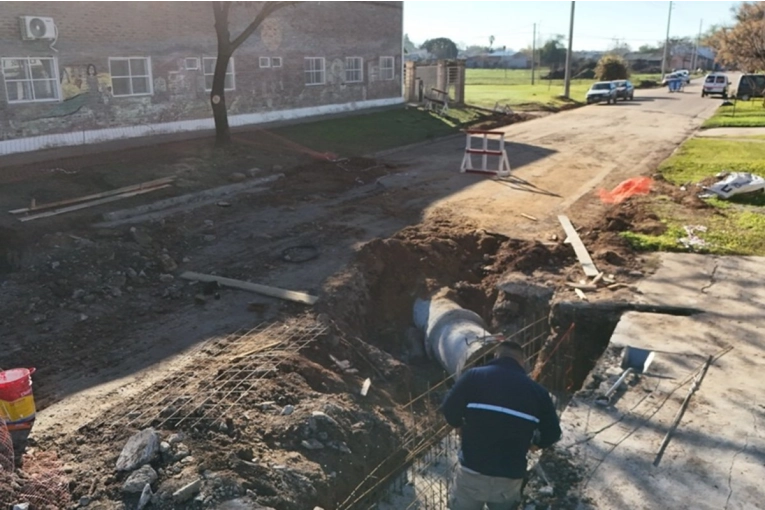 Contin&uacute;an con los trabajos de reconstrucci&oacute;n de calle Perig&aacute;n y la infraestructura subterr&aacute;nea
