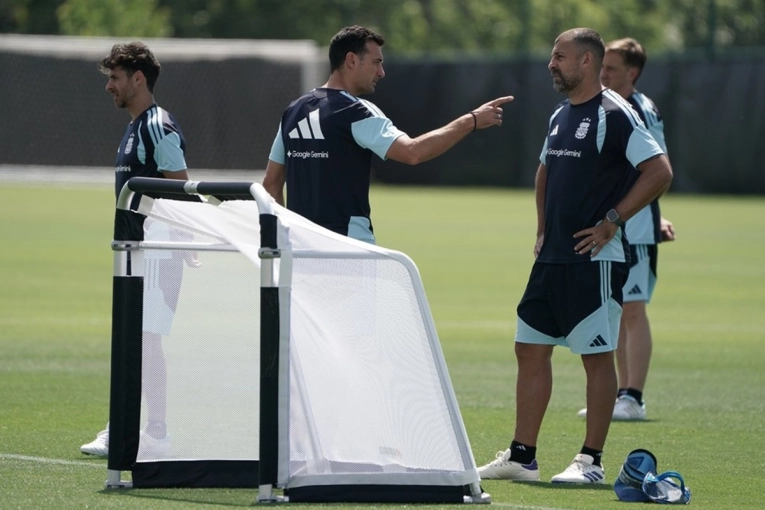 Scaloni define el equipo ante Austria: Argentina recupera soldados y mantiene dos dudas en el once