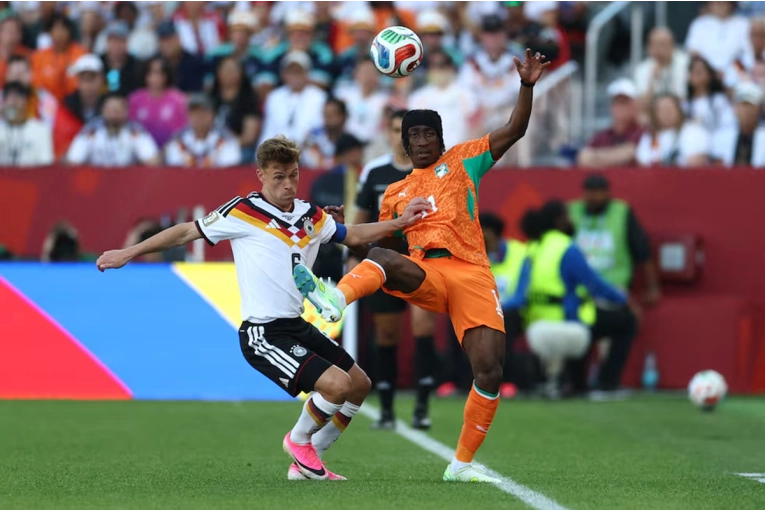 Alemania dio vuelta el partido en los minutos finales y venci&oacute; a Costa de Marfil