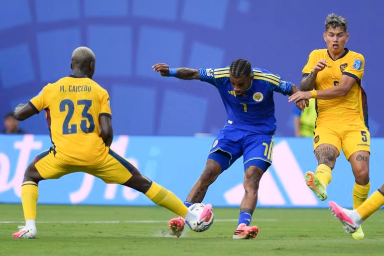 Ecuador choc&oacute; contra el muro de Curazao y qued&oacute; al borde de la eliminaci&oacute;n