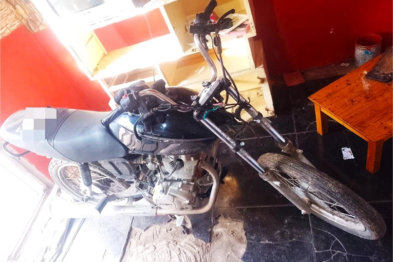 Secuestraron una moto vinculada a un robo en un allanamiento realizado en la ciudad
