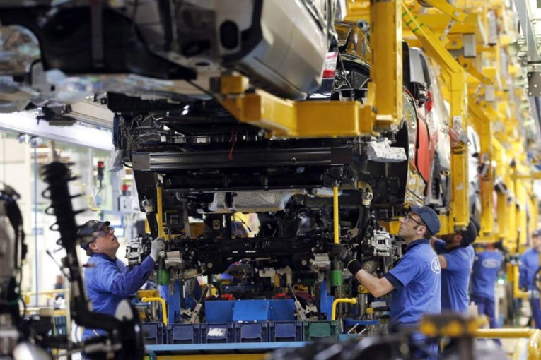 La industria en alerta: casi el 40% de los sectores sigue en ca&iacute;da