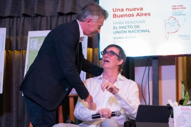 Esteban Bullrich renunci&oacute; al PRO con duras cr&iacute;ticas a Mauricio Macri y al blindaje sobre Manuel Adorni