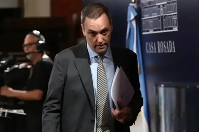 Manuel Adorni renunci&oacute; a la Jefatura de Gabinete