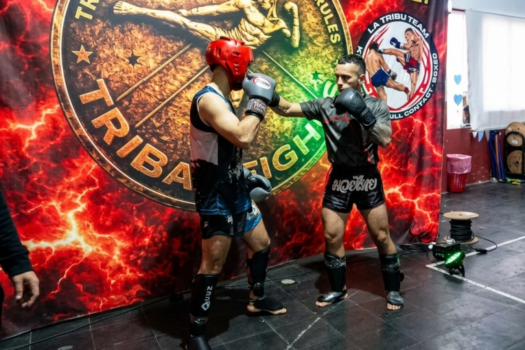 Gualeguaych&uacute; pis&oacute; fuerte en el "Tribal Fight" con dos victorias y una batalla vibrante