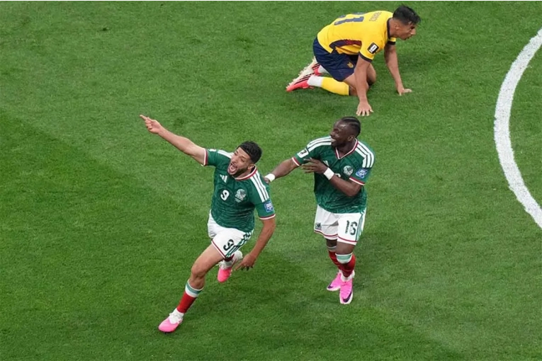 M&eacute;xico le gan&oacute; a Ecuador y pas&oacute; a octavos de final de la Copa del Mundo