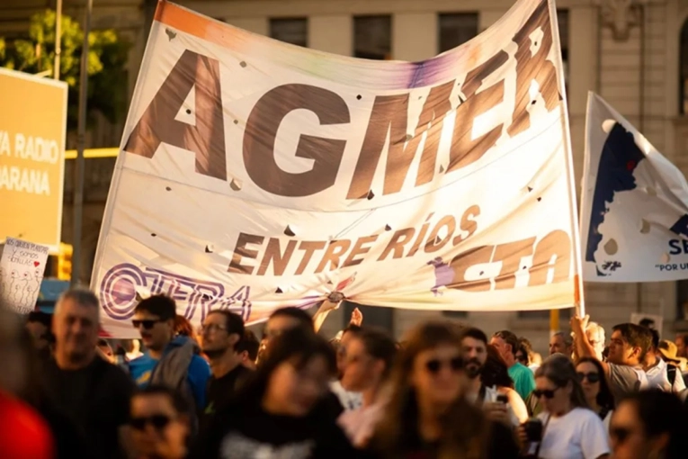 Los gremios docentes rechazaron la nueva oferta salarial y no descartan un aumento por decreto