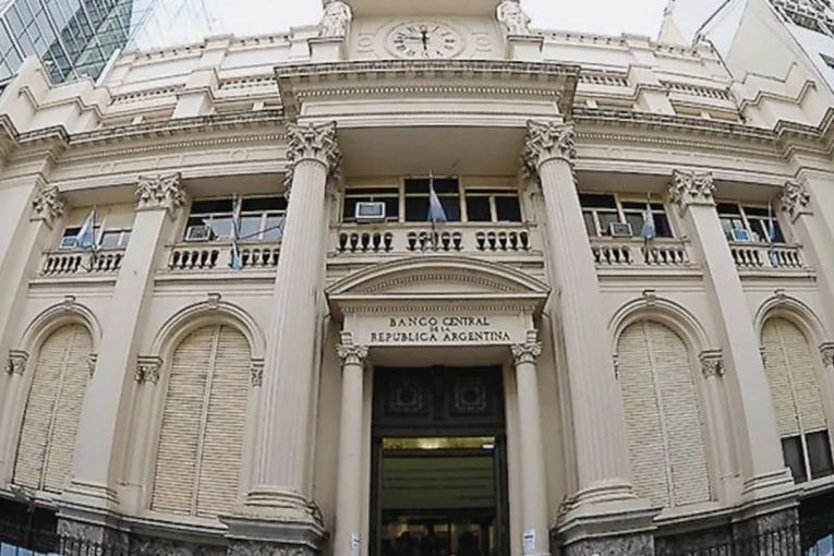 El oficialismo acelera la reforma de la carta org&aacute;nica del BCRA: &iquest;el fin de la promesa de cierre?