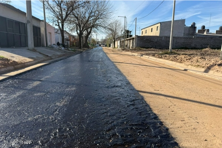 Avanza la reconstrucci&oacute;n de calle Perig&aacute;n: comenz&oacute; la etapa previa al asfaltado definitivo
