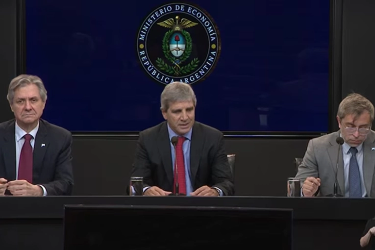 Caputo y su plan financiero hasta 2027: &ldquo;Salir a los mercados es una opci&oacute;n, no un objetivo&rdquo;