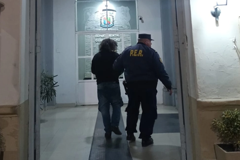 Un hombre amenaz&oacute; a su pareja y a sus tres hijas y termin&oacute; detenido