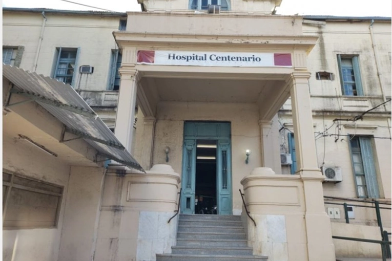 Grave agresi&oacute;n: el hombre golpeado en la cabeza sigue en estado cr&iacute;tico