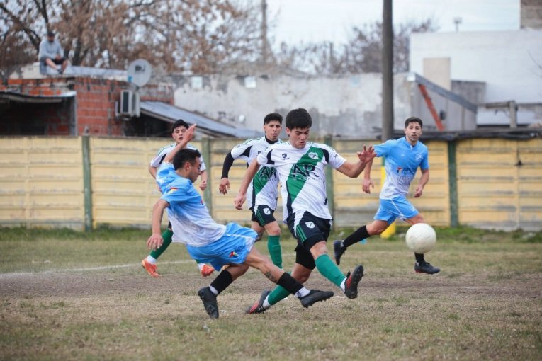 Defensores del Oeste y Pueblo Nuevo empataron y Sarmiento gan&oacute; en Urdinarrain en los adelantos de la jornada