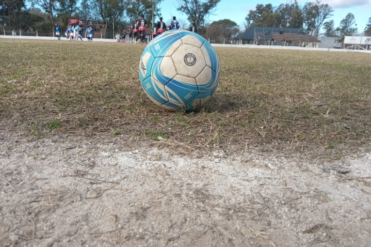 Central Entrerriano y Deportivo protagonizaron el partido de la fecha mientras Juventud empat&oacute; y sigue c&oacute;modo en la cima